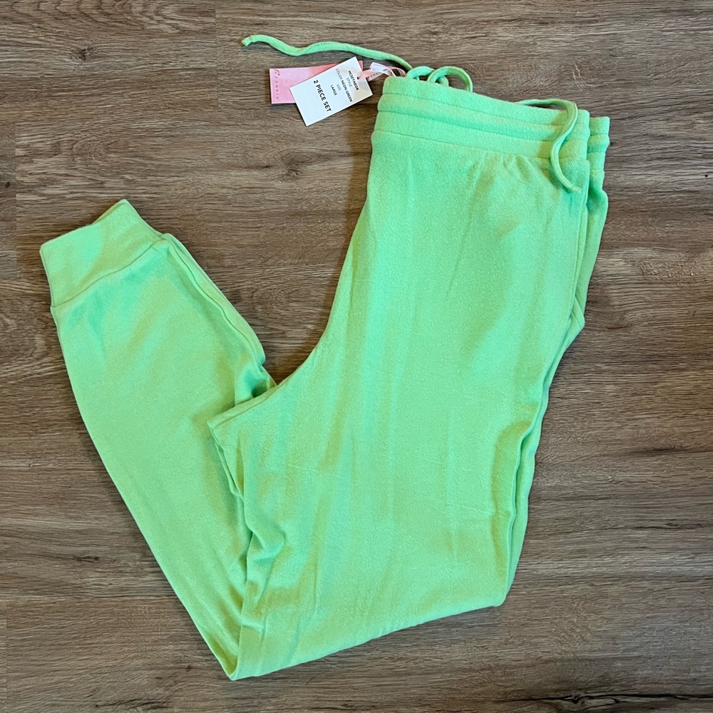NWT 2 piece super soft lounge outfit - Large - Picture 5 of 8